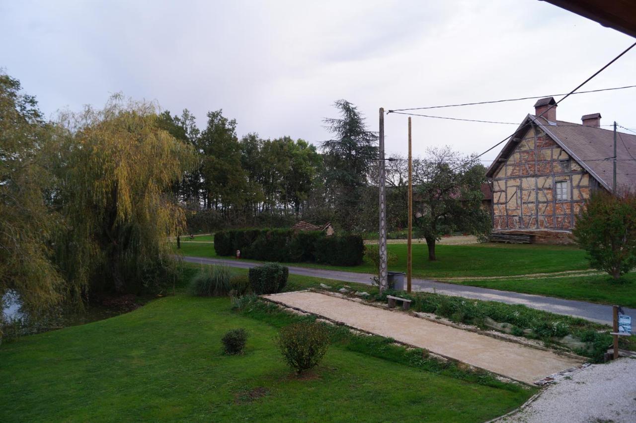 Chambre D'Hotes La Jument Grise Lescheroux Exterior foto